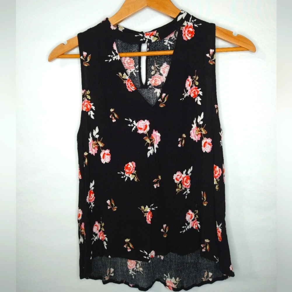 Anthropologie Elodie Black & Pink Floral Feminine Vneck Tank Top